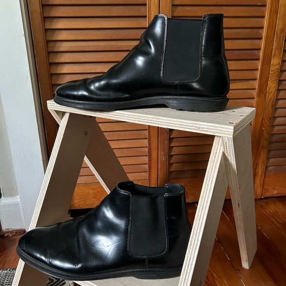 Dr. Martens Wilde Chelsea Boots - All Black - Picture 1 of 5